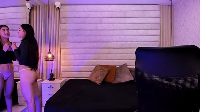 VictoriaaBlair webcam