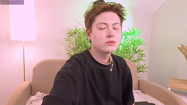 mark_ian_ (M twink) - play balls