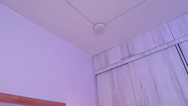 mia_hank