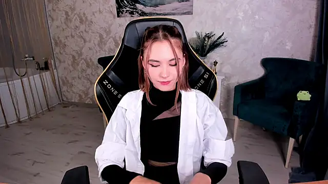 EllaCurtis webcam