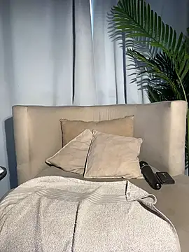 MiaFoxie_ webcam