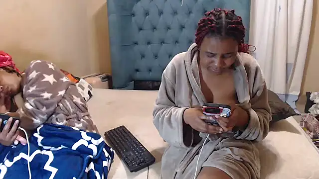 EbonyEssence webcam
