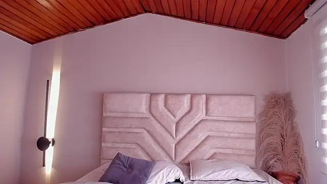 ella__olmos webcam