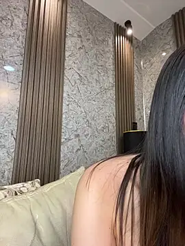 evelyn_hills webcam