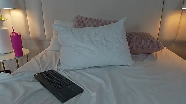 GabyJones_ webcam