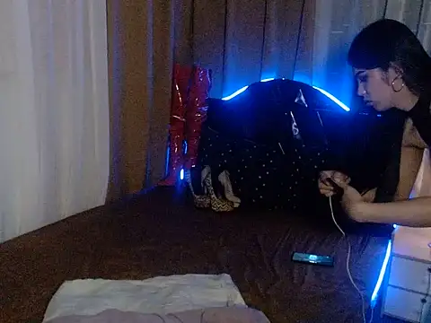 AshantTsiBigCock webcam