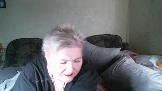 lana555 - Lana555's free webcam - UK Sex Cams