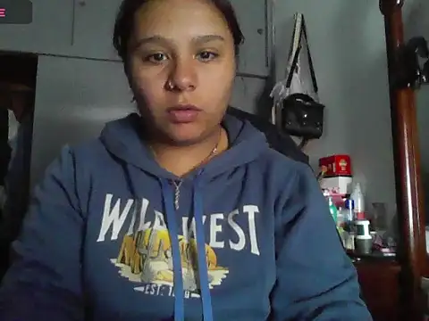 Charis_21 webcam