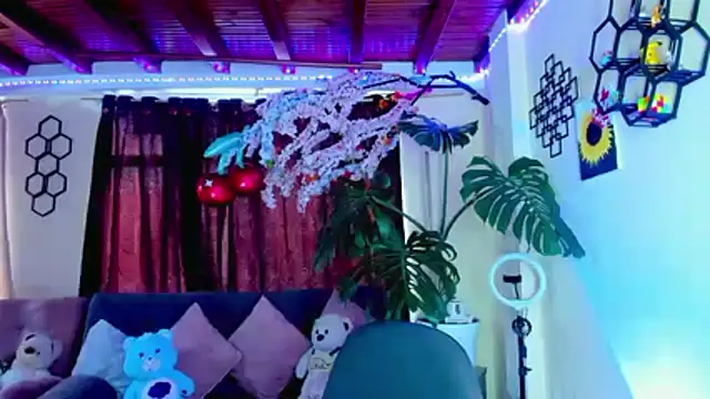 linda_zaam83866 webcam