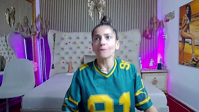 PlayfulShow webcam
