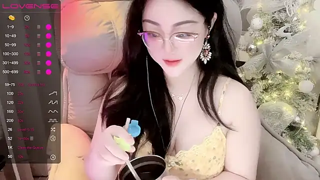Monica-666888- webcam