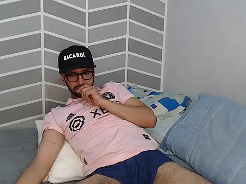 thomass1018 webcam