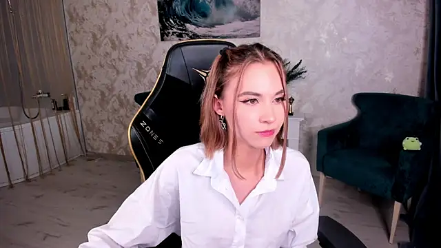 EllaCurtis webcam