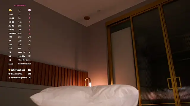 Miss_miracle webcam