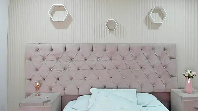 ZarinaWynne webcam