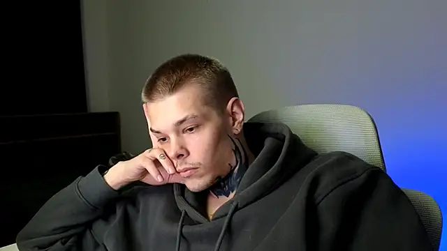 denis_here - DENIS_HERE's free webcam - UK Sex Cams