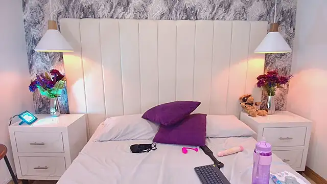 lyaa_606 - Lyaa_606's free webcam - UK Sex Cams