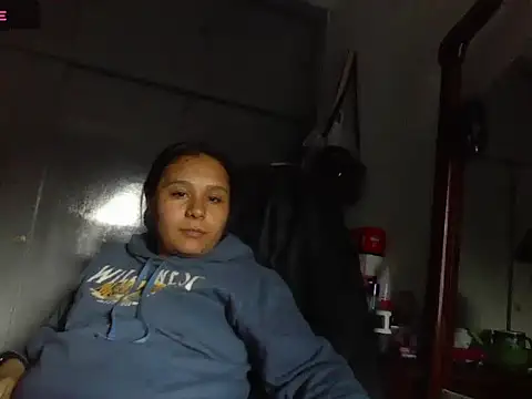 Charis_21 webcam