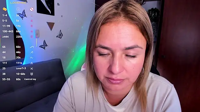 luciamature_ webcam