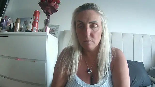theblondecocklover - Theblondecocklover's free webcam - UK Sex Cams