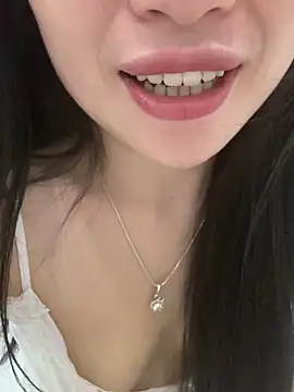 Lilyy_babyy webcam