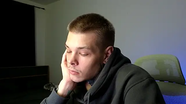 denis_here - DENIS_HERE's free webcam - UK Sex Cams