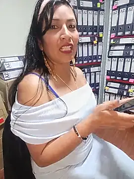 ZOE-WILDER_ webcam