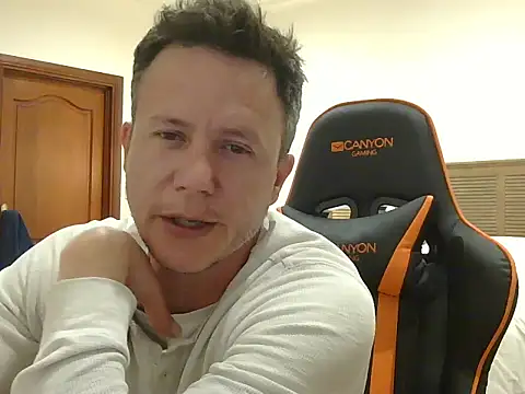 TroyDieselXXX webcam