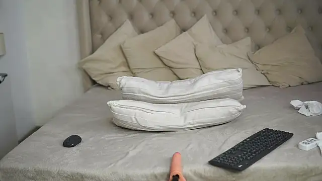 AprilHadid webcam