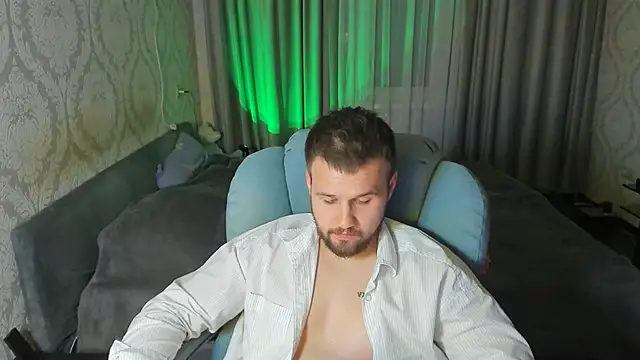 vladik_b - Vladik_b's free webcam - UK Sex Cams