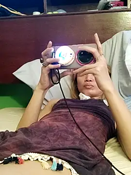 QueenSoreal webcam