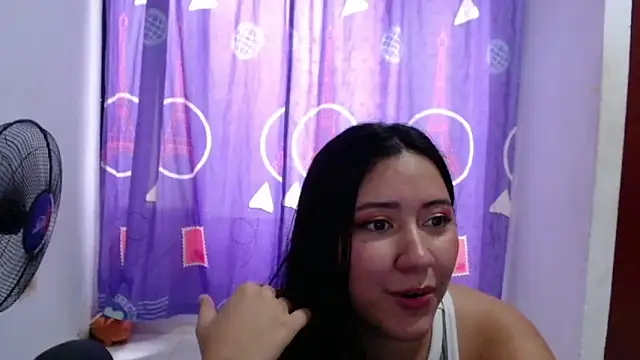 LuciaTomson webcam