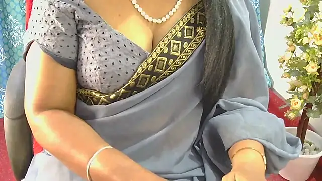 Mallu_Manisha