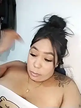 emma_purple_ webcam