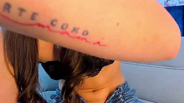 AmmyJones_ webcam