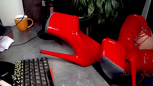 QueenOfUrKink webcam