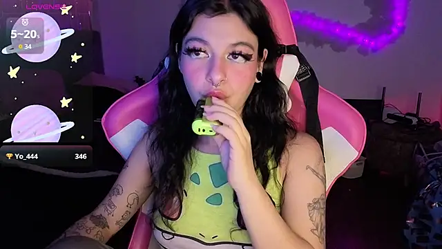 larah_uwu webcam