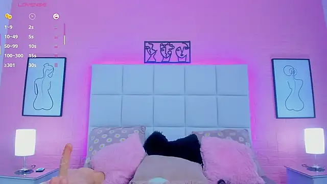 charlotte_kisss webcam