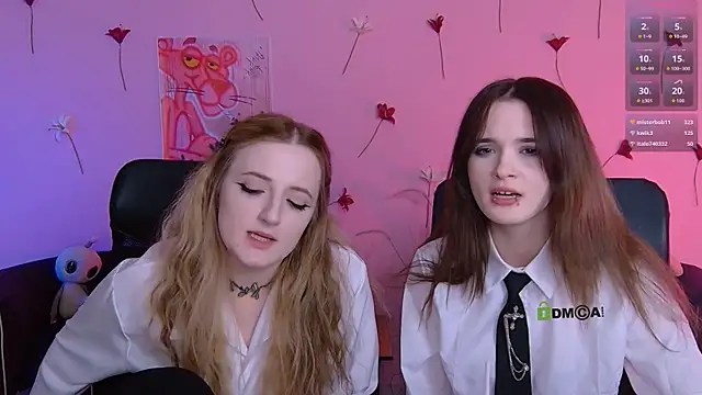 liana_kisses webcam