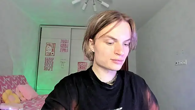 milliKira006 webcam