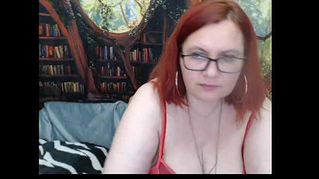 PlayfullMature webcam