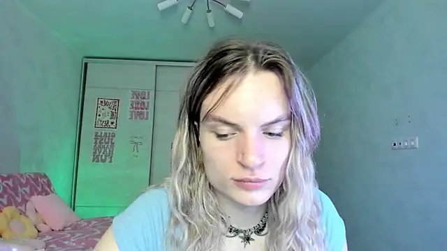 milliKira006 webcam
