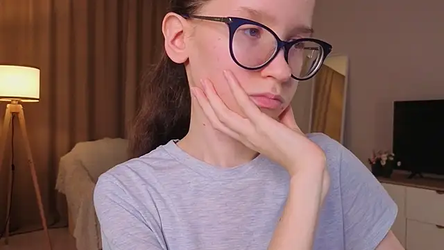 BettyBrowni webcam