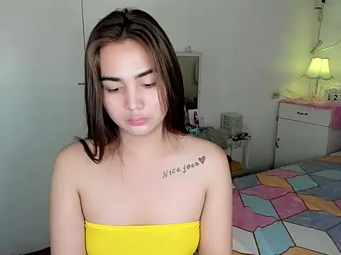 nica_doll webcam