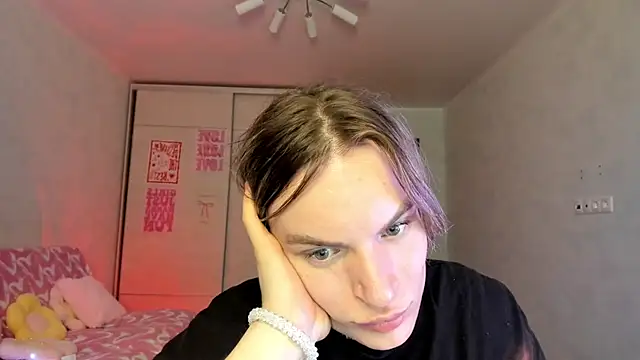 milliKira006 webcam