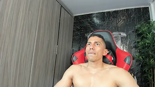 Erik_castle webcam