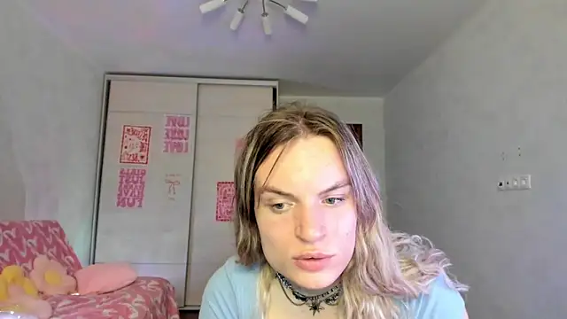 milliKira006 webcam