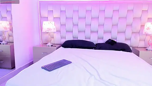 SalomeBins webcam