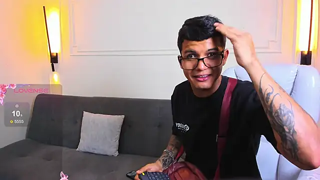 Paradise_boy_s webcam