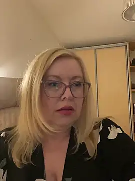 JanieLight53 webcam